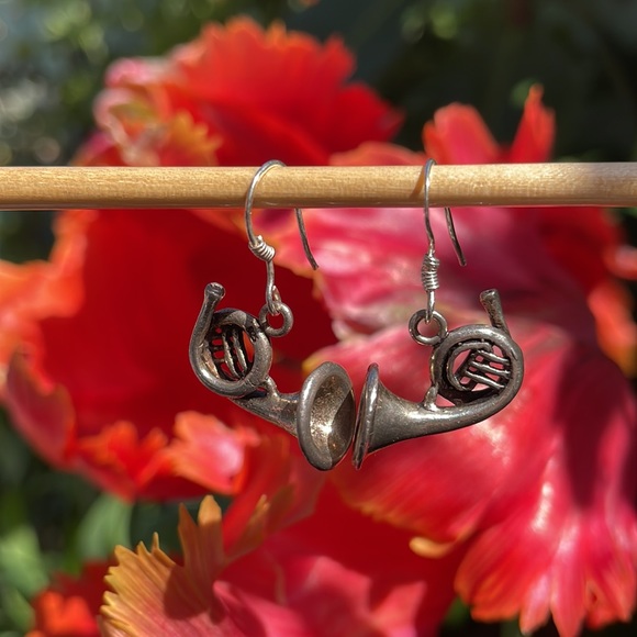 Sterling silver musical instrument earrings - Picture 9 of 12